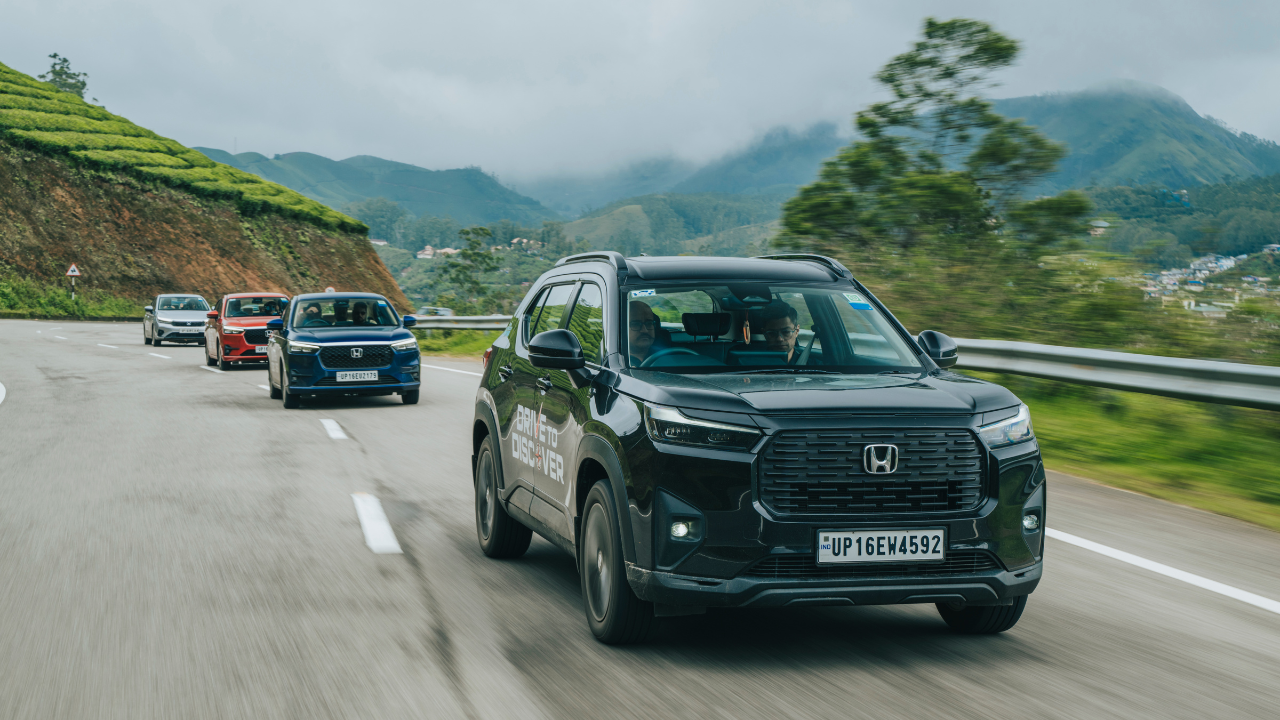 The Elevate Black Edition was ready to greet us, its bold boxy silhouette combined with the dark finish lending it a commanding and unmistakable road presence.