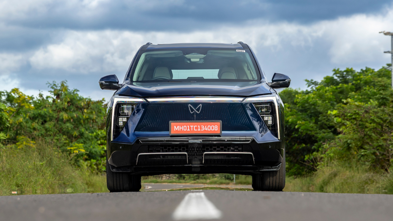 Mahindra XEV 9S fronk look