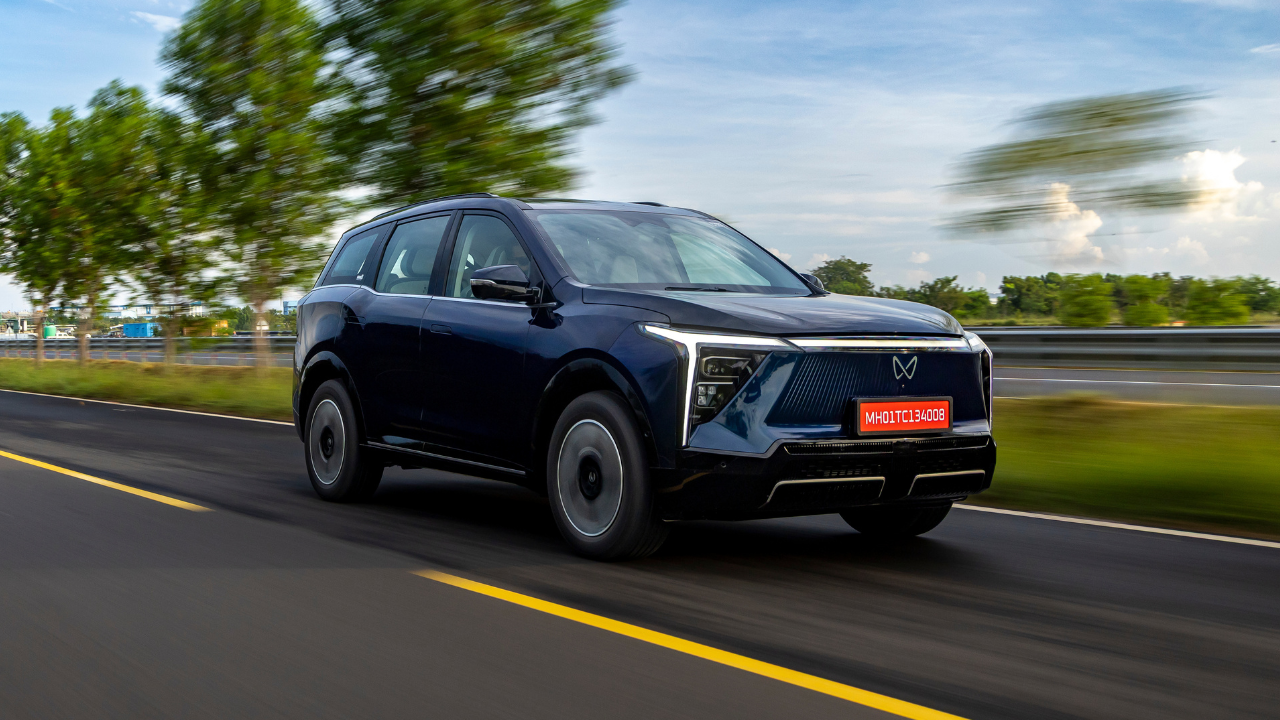 Within the city, it feels easygoing and the electric motor’s instant torque also makes darting into gaps or pulling quick urban overtakes effortless.