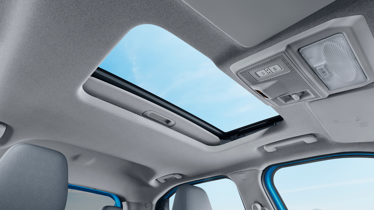 Gets a single-pane electric sunroof