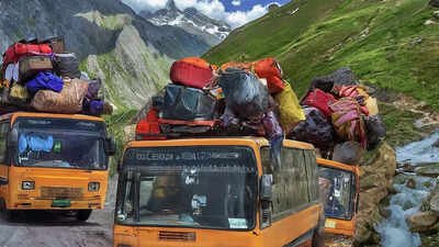 Amarnath Yatra: Three buses collide in Kulgam; 10 pilgrims injured | India News