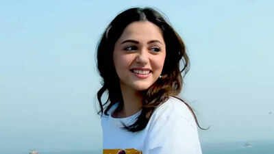 ‘Saiyaara’ actress Aneet Padda admits to feeling overwhelmed as she wasn’t sure if she could balance her college with acting: ‘I was looking..’ | Hindi Movie News